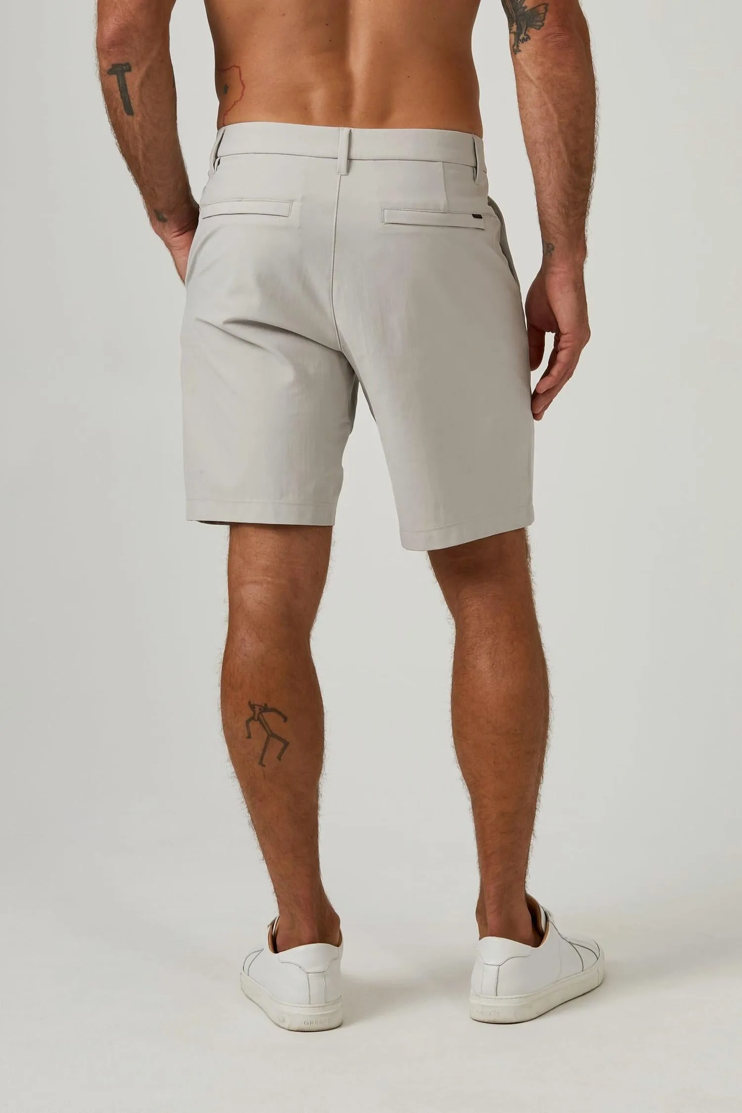 Infinity 9" Short In Sand