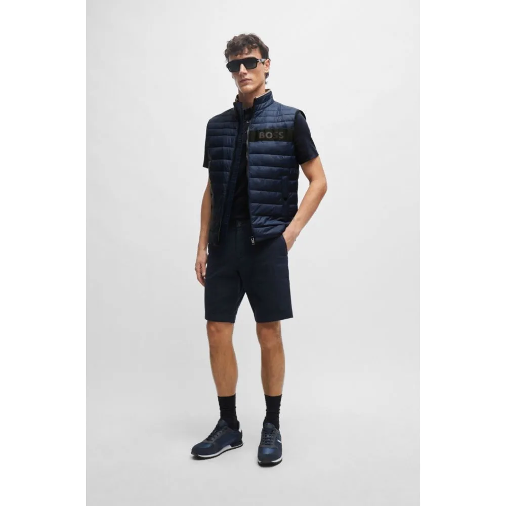 Water-repellent gilet with 3D-logo tape